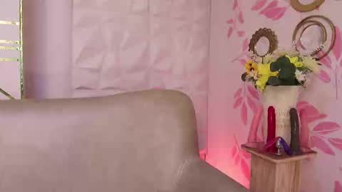 Snapshot of anikaromanoff chatting on January 30, 11:44 am Lauren Anika online show from January 30, 11:44 am
