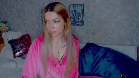 Snapshot of anita_moon_ chatting on December 26, 2:22 am anita_moon_ online show from December 26, 2:22 am