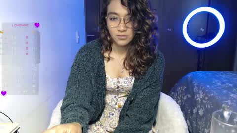 Snapshot of anna_dlove_cam chatting on February 10, 3:42 pm Anna online show from February 10, 3:42 pm
