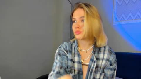Snapshot of anna_robinson chatting on March 5, 2:45 pm Anna online show from March 5, 2:45 pm
