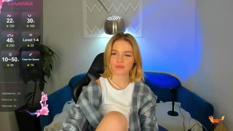 Snapshot of anna_robinson chatting on March 10, 7:22 am Anna online show from March 10, 7:22 am