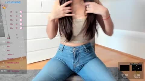 Snapshot of annabananne chatting on December 4, 9:12 am Instagram annbcb twitter annbcb online show from December 4, 9:12 am