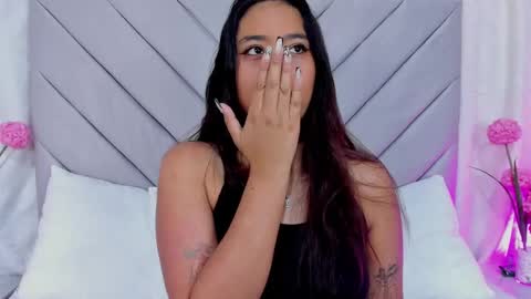 Snapshot of annaqueen_ chatting on January 15, 4:21 pm Anna online show from January 15, 4:21 pm