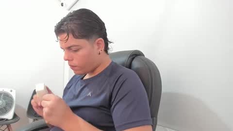 Snapshot of anndyhardy11 chatting on January 13, 1:17 pm Anndy Hardy online show from January 13, 1:17 pm