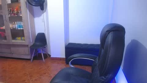 Snapshot of anndyhardy11 chatting on September 12, 12:23 am Anndy Hardy online show from September 12, 12:23 am