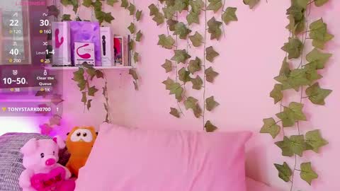 Snapshot of annebull_ chatting on February 24, 8:47 pm Anne online show from February 24, 8:47 pm
