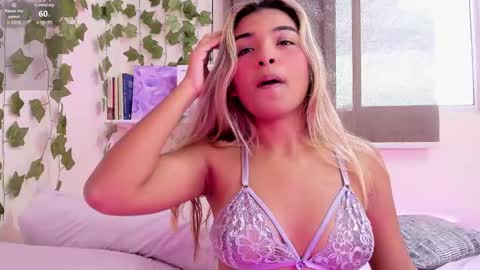 Snapshot of annebull_ chatting on February 15, 11:03 pm Anne online show from February 15, 11:03 pm