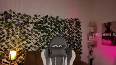 Snapshot of annie_barozzi chatting on February 1, 3:07 pm annie_barozzi online show from February 1, 3:07 pm