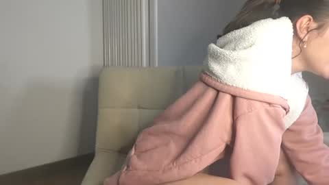 Snapshot of annrousse chatting on March 3, 7:43 am annrousse online show from March 3, 7:43 am