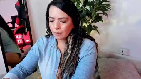 Snapshot of antoniacasarini chatting on February 4, 8:49 pm Antonia online show from February 4, 8:49 pm