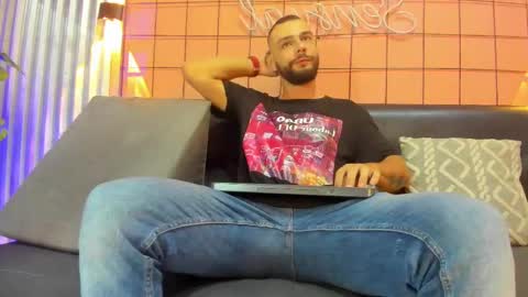 Juan Camilo online show from February 16, 1:03 am