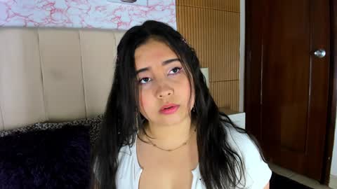 Snapshot of anyagraham chatting on January 20, 8:09 am I am Anya online show from January 20, 8:09 am