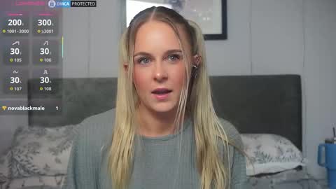 Snapshot of april_flix chatting on September 18, 10:41 am April Flix online show from September 18, 10:41 am