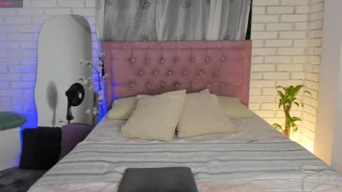 Snapshot of april_scarlett chatting on January 12, 2:35 am Scarlett Independent Model online show from January 12, 2:35 am