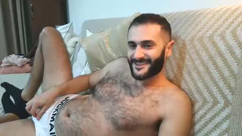 Snapshot of arabhairy90 chatting on February 23, 8:33 pm hairycub online show from February 23, 8:33 pm