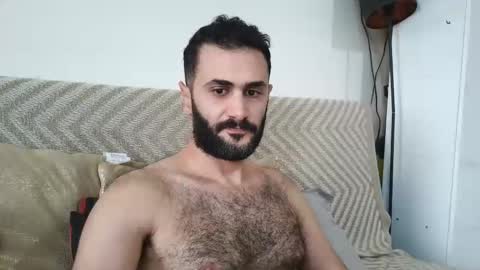 Snapshot of arabhairy90 chatting on December 11, 10:58 am hairycub online show from December 11, 10:58 am