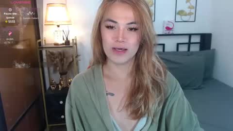 Snapshot of arcicola2727 chatting on January 6, 1:52 pm Arci online show from January 6, 1:52 pm