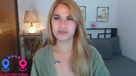 Snapshot of arcicola2727 chatting on December 6, 11:06 am Arci online show from December 6, 11:06 am