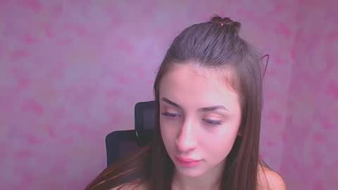 Snapshot of ariana_muur chatting on September 18, 5:22 am Ariana online show from September 18, 5:22 am