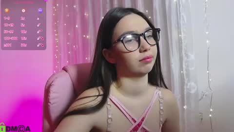 Snapshot of arianahot777 chatting on February 8, 9:25 pm arianahot777 online show from February 8, 9:25 pm