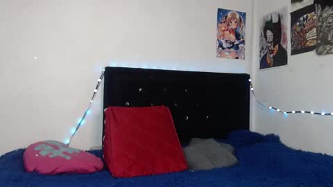Snapshot of arianauwu666 chatting on March 8, 10:13 pm help me 100 hands up my OF is Free online show from March 8, 10:13 pm
