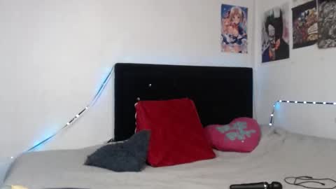 Snapshot of arianauwu666 chatting on January 23, 1:08 am help me 100 hands up my OF is Free online show from January 23, 1:08 am