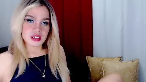 ARIANNE CUMS  online show from January 16, 7:10 pm