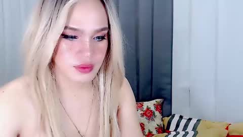 ARIANNE CUMS  online show from March 2, 7:02 pm