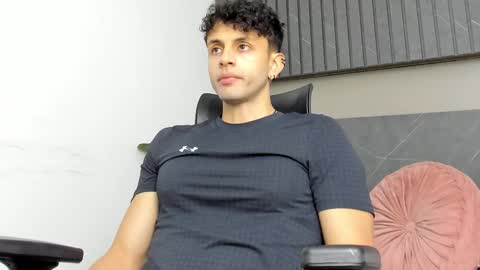 Snapshot of ariasaadeh chatting on September 19, 12:20 pm ariasaadeh online show from September 19, 12:20 pm