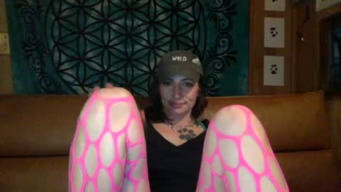 Snapshot of arielwyld chatting on January 15, 4:04 am ariel colin when hes here online show from January 15, 4:04 am