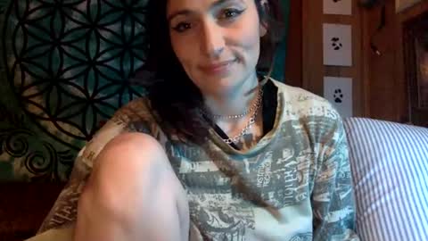 Snapshot of arielwyld chatting on March 11, 12:33 am ariel colin when hes here online show from March 11, 12:33 am