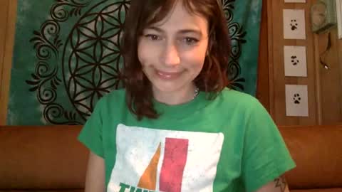 Snapshot of arielwyld chatting on January 25, 1:52 pm ariel colin when hes here online show from January 25, 1:52 pm