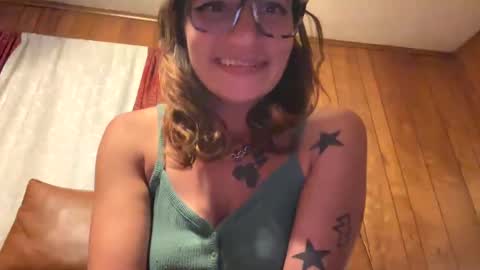 Snapshot of arielwyld chatting on September 18, 2:59 am ariel colin when hes here online show from September 18, 2:59 am