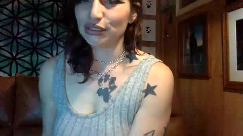 Snapshot of arielwyld chatting on March 6, 3:13 am ariel colin when hes here online show from March 6, 3:13 am