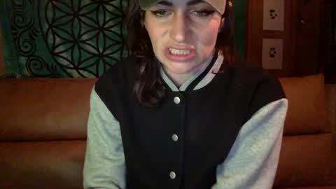 Snapshot of arielwyld chatting on January 19, 3:08 am ariel colin when hes here online show from January 19, 3:08 am