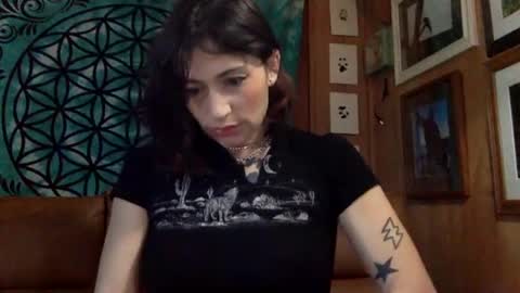 Snapshot of arielwyld chatting on March 10, 1:54 pm ariel colin when hes here online show from March 10, 1:54 pm