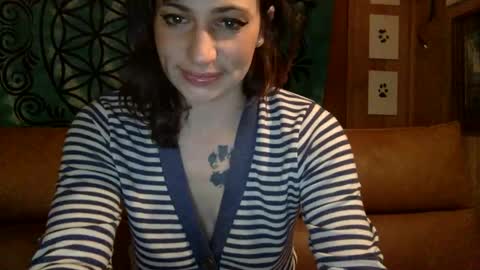 Snapshot of arielwyld chatting on January 24, 3:22 am ariel colin when hes here online show from January 24, 3:22 am
