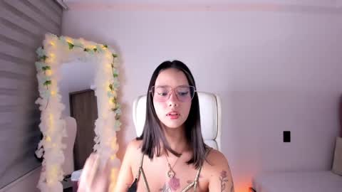 Lia Rose online show from February 17, 1:47 am