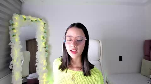 Lia Rose online show from February 16, 1:58 am