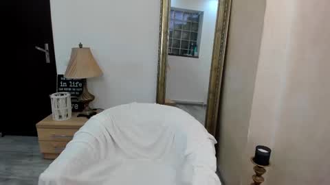 Snapshot of arya_lexa chatting on February 22, 5:23 am Arya online show from February 22, 5:23 am