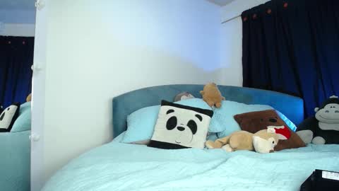 Snapshot of aschly_moon chatting on September 9, 1:33 pm Aschly online show from September 9, 1:33 pm