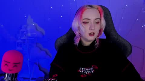 Snapshot of asheluck chatting on February 15, 5:17 pm AshleyAshe online show from February 15, 5:17 pm