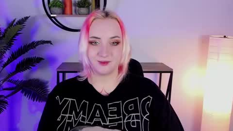 Snapshot of asheluck chatting on February 27, 2:14 am AshleyAshe online show from February 27, 2:14 am