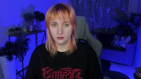 Snapshot of asheluck chatting on September 19, 2:27 am AshleyAshe online show from September 19, 2:27 am