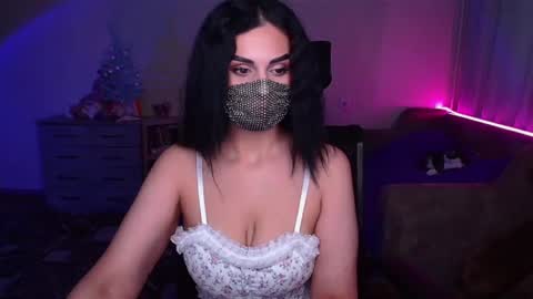   Yasmina   online show from January 25, 3:40 am