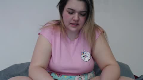 Snapshot of ashleyrosee_ chatting on February 21, 12:16 am Anite online show from February 21, 12:16 am