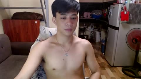asiandreamboyx online show from February 13, 11:28 am