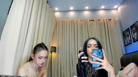 Snapshot of asianhugecockcindy chatting on December 18, 4:09 am asianhugecockcindy online show from December 18, 4:09 am