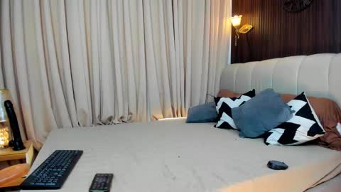 Snapshot of asianhugecockcindy chatting on January 17, 8:11 pm asianhugecockcindy online show from January 17, 8:11 pm