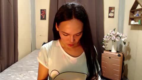 Snapshot of asianpinay1229 chatting on January 28, 3:47 am Patricia online show from January 28, 3:47 am